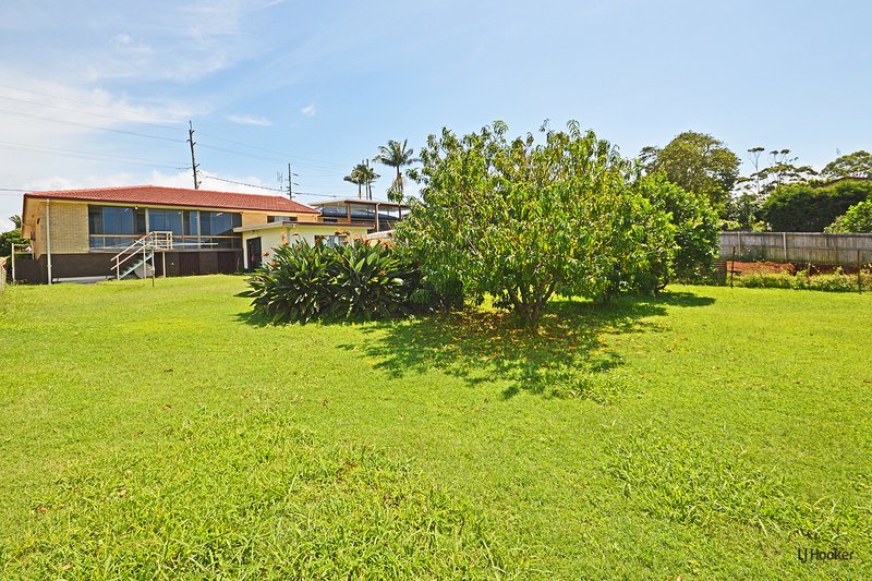 Photo - 32 Terranora Road, Banora Point NSW 2486 - Image 4