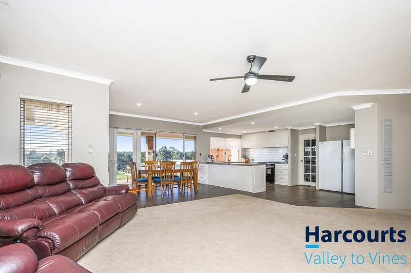 Photo - 32 Texon Ridge, Lower Chittering WA 6084 - Image 7