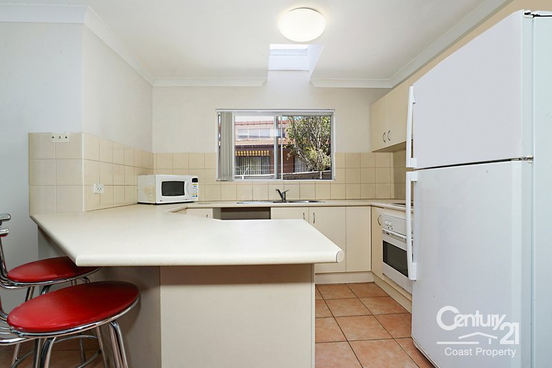 Photo - 3/2 The Crescent, Blue Bay NSW 2261 - Image 2