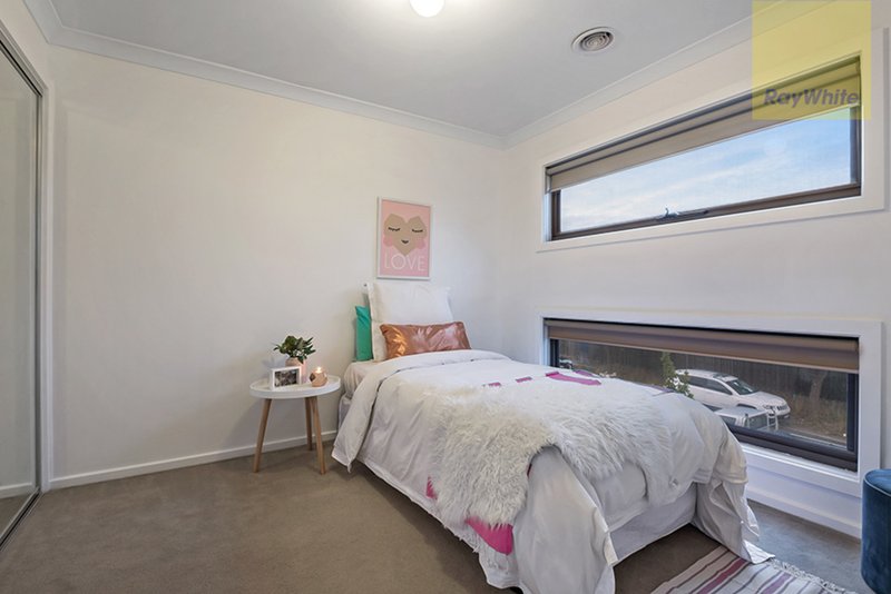 Photo - 32 The Garlands , Craigieburn VIC 3064 - Image 11