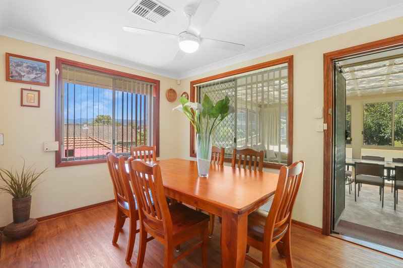 Photo - 32 Thirroul Road, Kanahooka NSW 2530 - Image 4