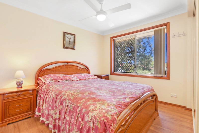 Photo - 32 Thirroul Road, Kanahooka NSW 2530 - Image 5