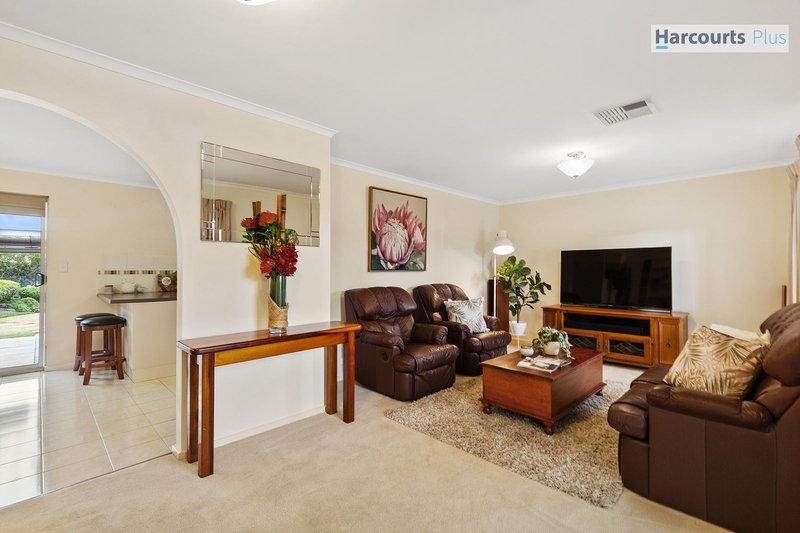 Photo - 32 Tindall Crescent, Sheidow Park SA 5158 - Image 3