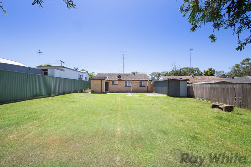 Photo - 32 Tingira Street, Charmhaven NSW 2263 - Image 3