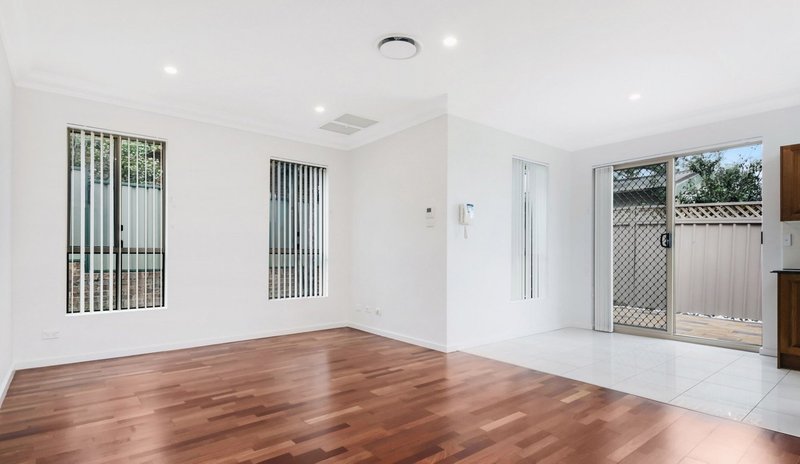 Photo - 3/2 Toohey Crescent, Bexley NSW 2207 - Image 3