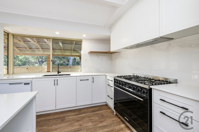 Photo - 32 Tuart Close, Stake Hill WA 6181 - Image 3