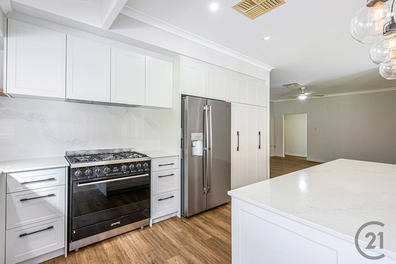 Photo - 32 Tuart Close, Stake Hill WA 6181 - Image 4