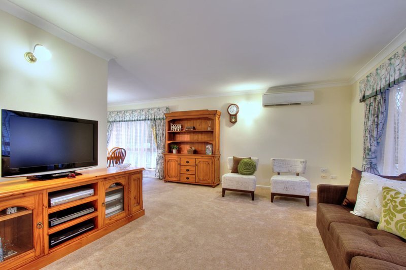 Photo - 32 Tulip Street, Daisy Hill QLD 4127 - Image 6