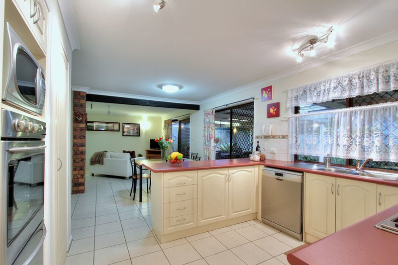 Photo - 32 Tulip Street, Daisy Hill QLD 4127 - Image 11