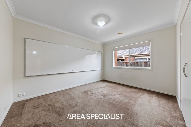 Photo - 32 Tyrone Avenue, Pakenham VIC 3810 - Image 19