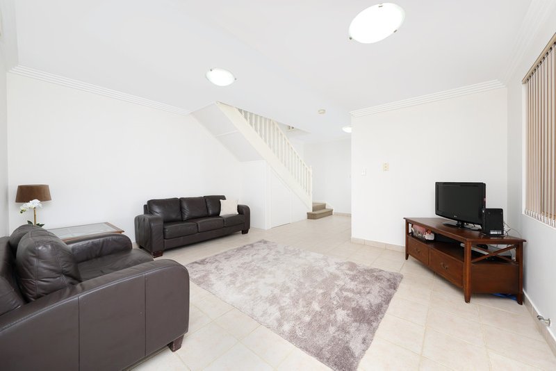 Photo - 32 Universal Street, Mortdale NSW 2223 - Image 5