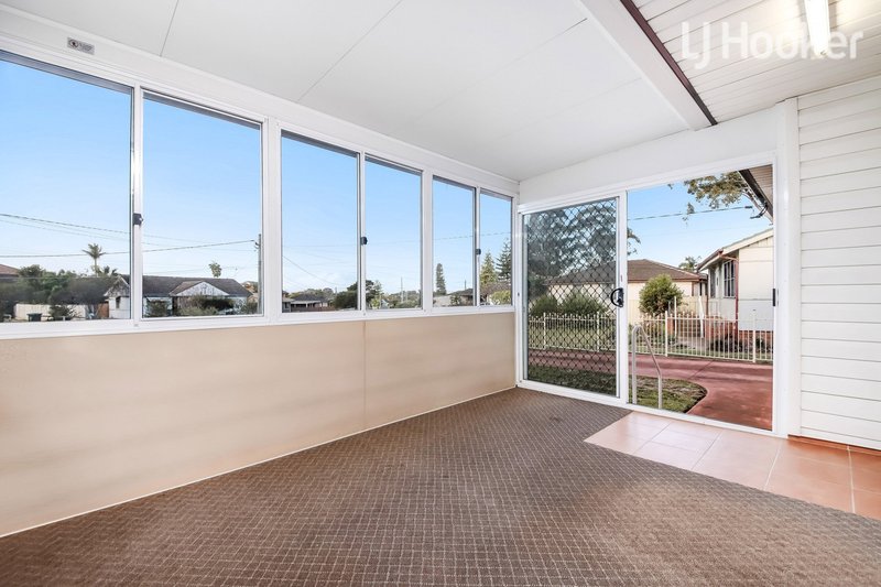 Photo - 32 Unwin Road, Cabramatta West NSW 2166 - Image 6