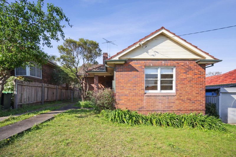 Photo - 32 Vicliffe Avenue, Campsie NSW 2194 - Image 1