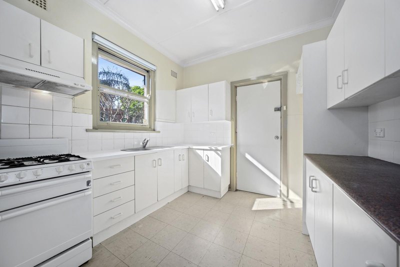 Photo - 32 Vicliffe Avenue, Campsie NSW 2194 - Image 3