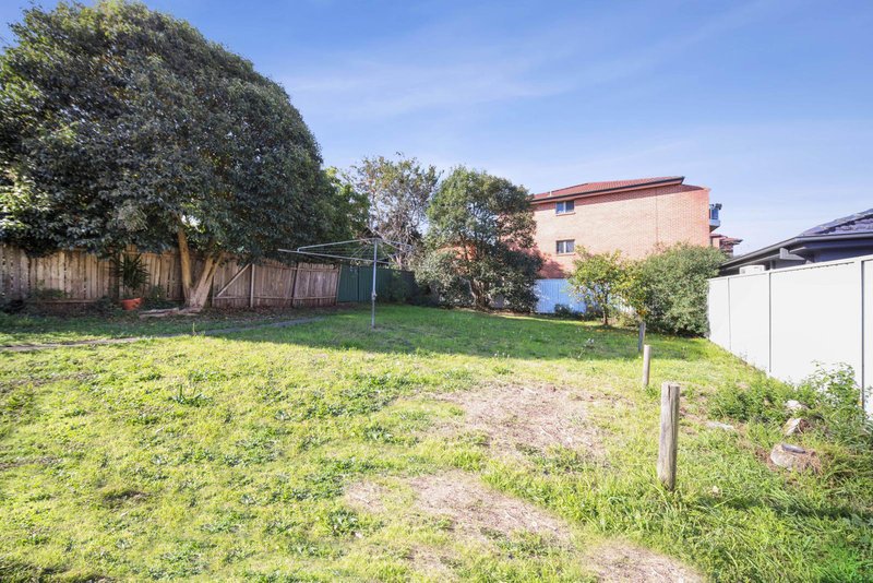 Photo - 32 Vicliffe Avenue, Campsie NSW 2194 - Image 6