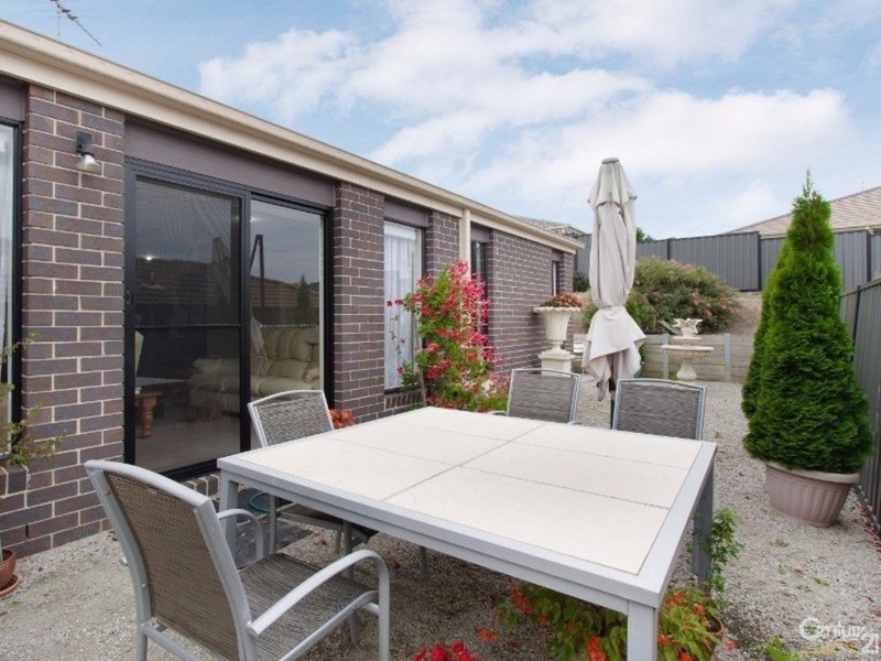 Photo - 32 Victoria Place , Pakenham VIC 3810 - Image 10