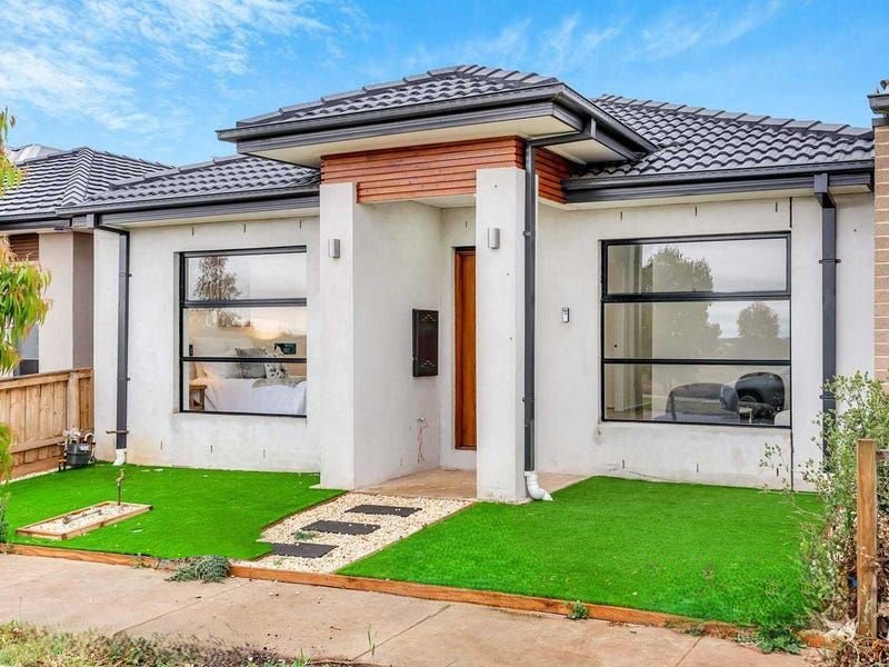 Photo - 32 Viola Drive, Rockbank VIC 3335 - Image 1