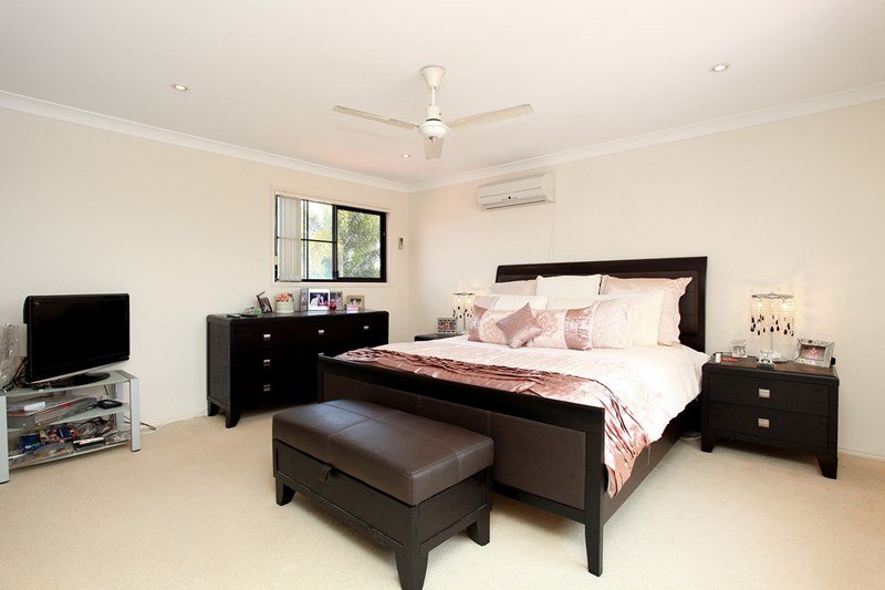 Photo - 32 Voyagers Drive, Banksia Beach QLD 4507 - Image 2