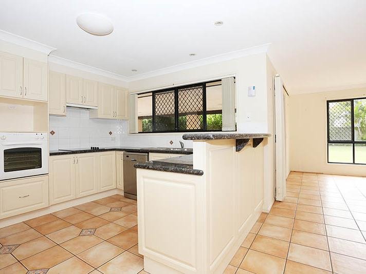 Photo - 32 Voyagers Drive, Banksia Beach QLD 4507 - Image 3