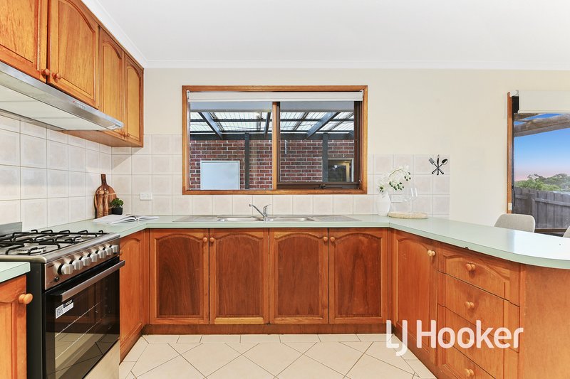 Photo - 32 Warana Drive, Hampton Park VIC 3976 - Image 7