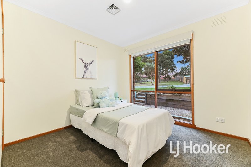 Photo - 32 Warana Drive, Hampton Park VIC 3976 - Image 10