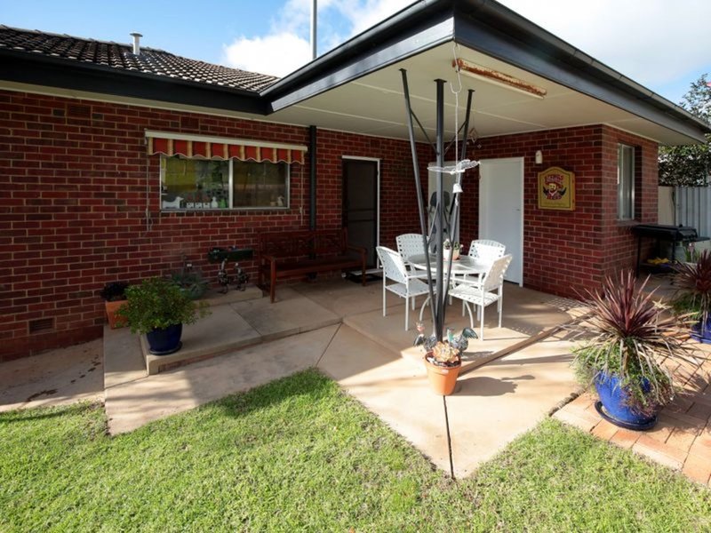 Photo - 32 Warrawong Street, Kooringal NSW 2650 - Image 8