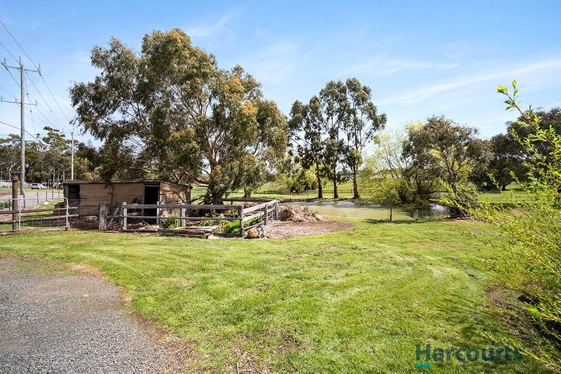 Photo - 32 Warrenheip Road, Warrenheip VIC 3352 - Image 12