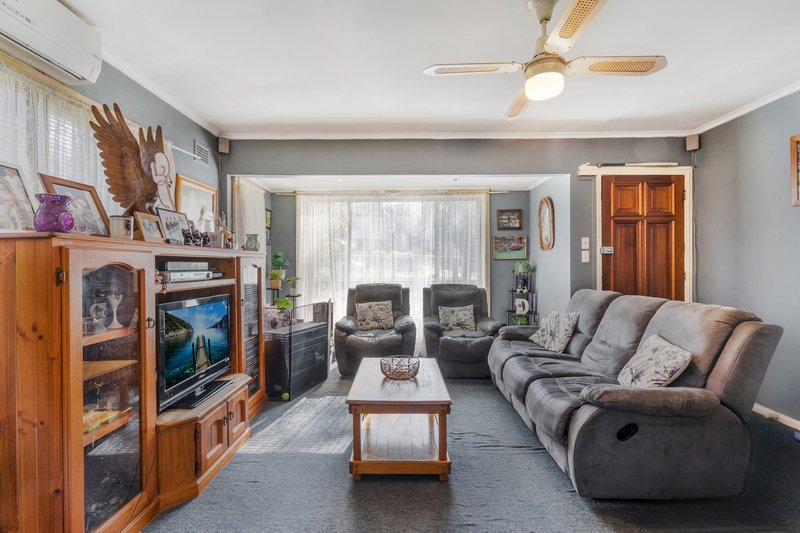 Photo - 32 Warrigo Street, Sadleir NSW 2168 - Image 6