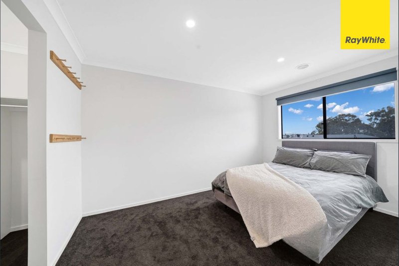 Photo - 32 Waterbird Circuit, Weir Views VIC 3338 - Image 6