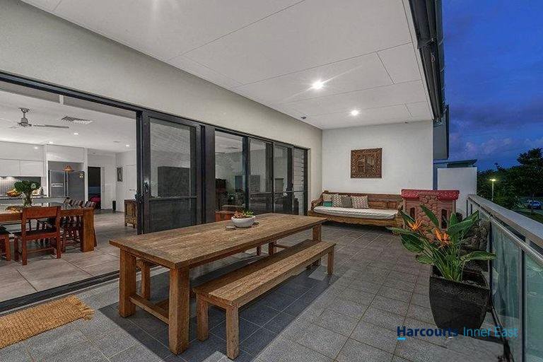 Photo - 32 Waterline Crescent, Bulimba QLD 4171 - Image 11