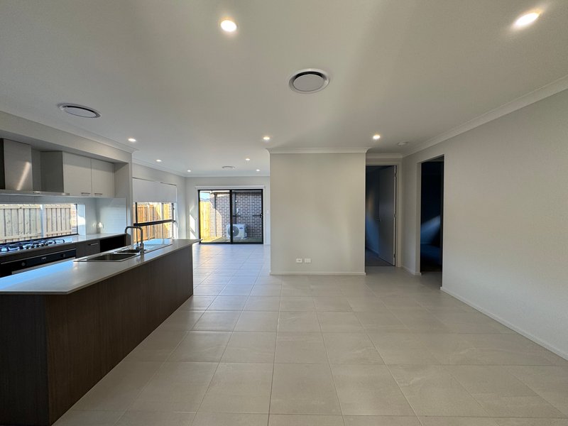 Photo - 32 Wattawan Crescent, Anambah NSW 2320 - Image 4