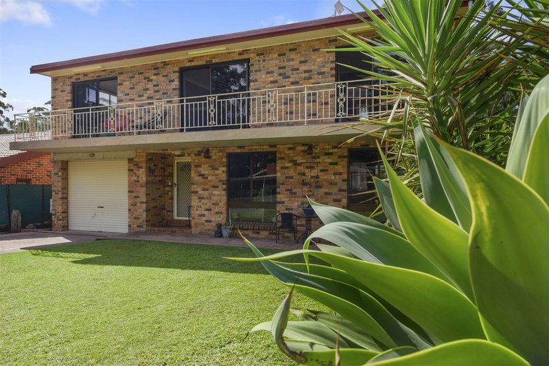 32 Wattle Street, Fishermans Paradise NSW 2539