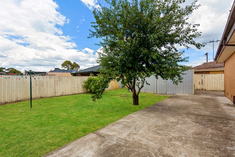 Photo - 32 Wellington Crescent, Lalor VIC 3075 - Image 7