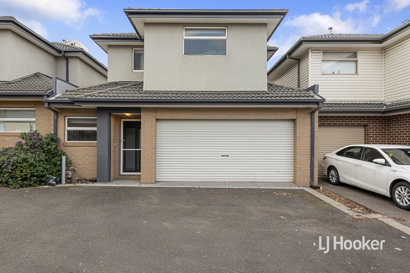 3/2 Westbury Parkway, Roxburgh Park VIC 3064