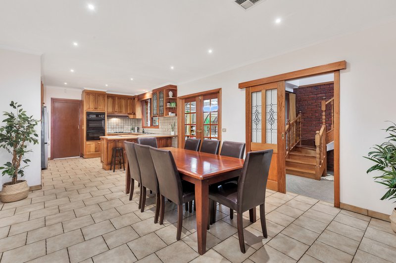 Photo - 32 Westminster Drive, Werribee VIC 3030 - Image 7