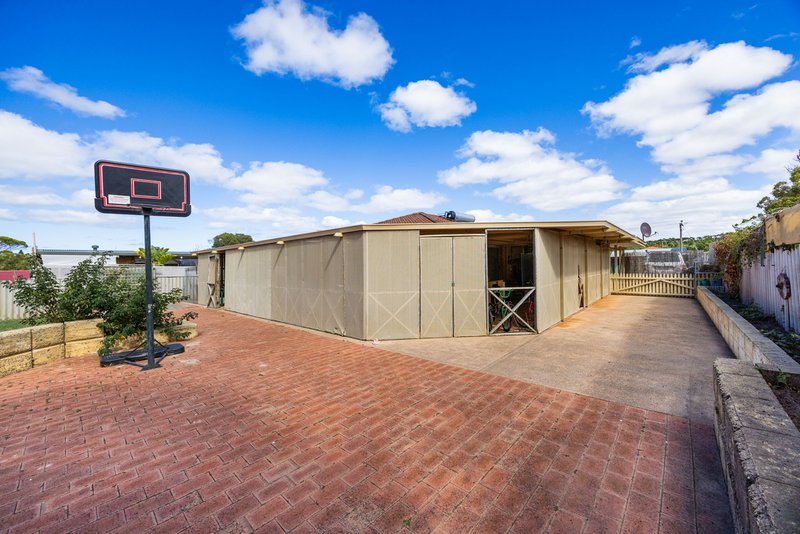 Photo - 32 Whidby Street, Orana WA 6330 - Image 6