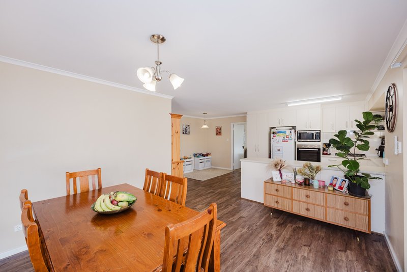 Photo - 32 Whidby Street, Orana WA 6330 - Image 7