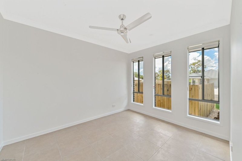 Photo - 32 Whitehaven Street, Burpengary QLD 4505 - Image 5