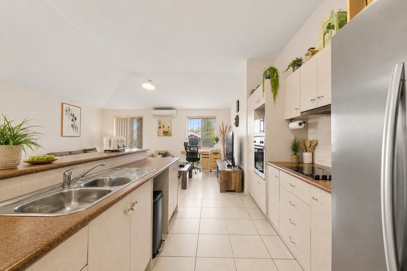 Photo - 32 Whitmore Crescent, Goodna QLD 4300 - Image 5