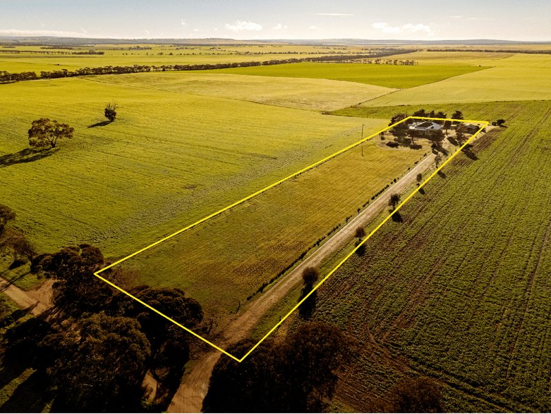 Photo - 32 Whittlesea Road, Langhorne Creek SA 5255 - Image 1