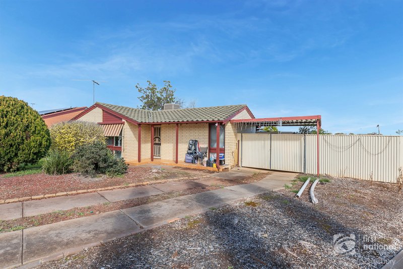 Photo - 32 Wilterna Crescent, Smithfield SA 5114 - Image 2