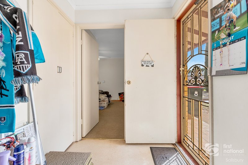 Photo - 32 Wilterna Crescent, Smithfield SA 5114 - Image 3