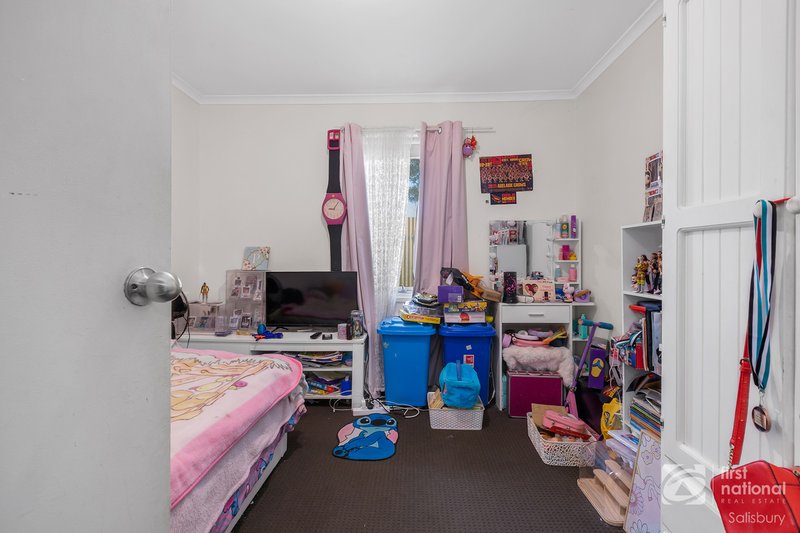 Photo - 32 Wilterna Crescent, Smithfield SA 5114 - Image 11