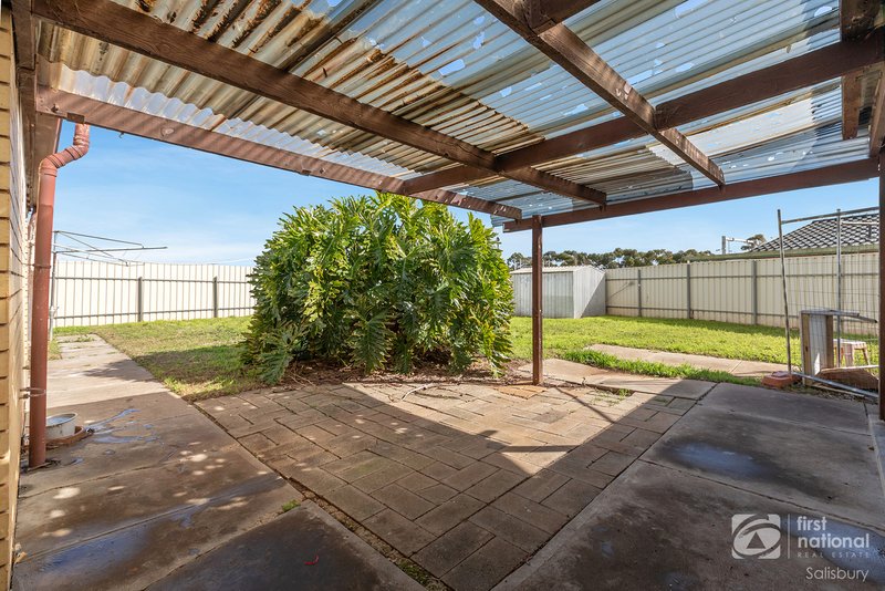 Photo - 32 Wilterna Crescent, Smithfield SA 5114 - Image 15