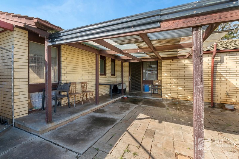 Photo - 32 Wilterna Crescent, Smithfield SA 5114 - Image 16