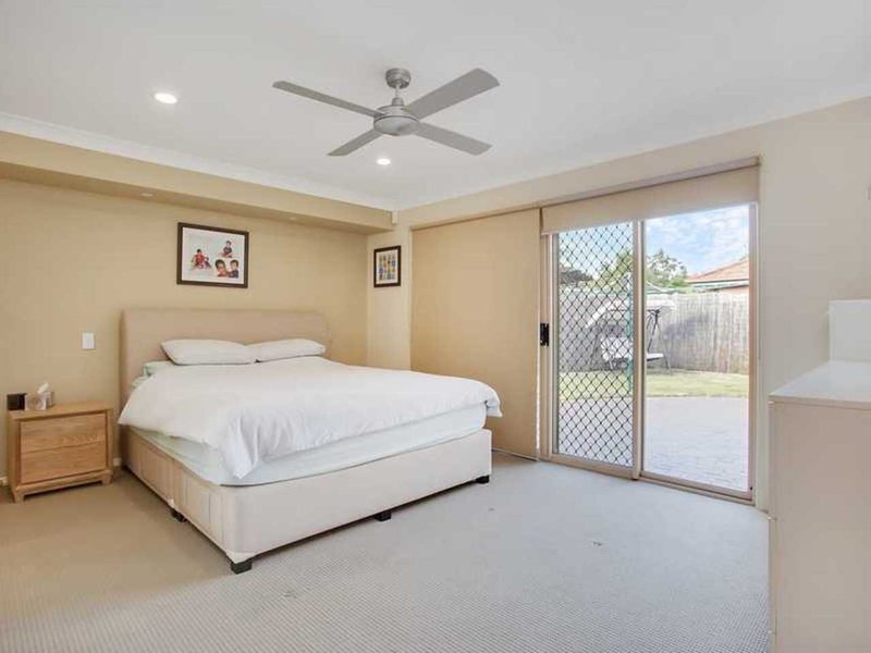 Photo - 32 Wiltshire Drive, Mudgeeraba QLD 4213 - Image 7