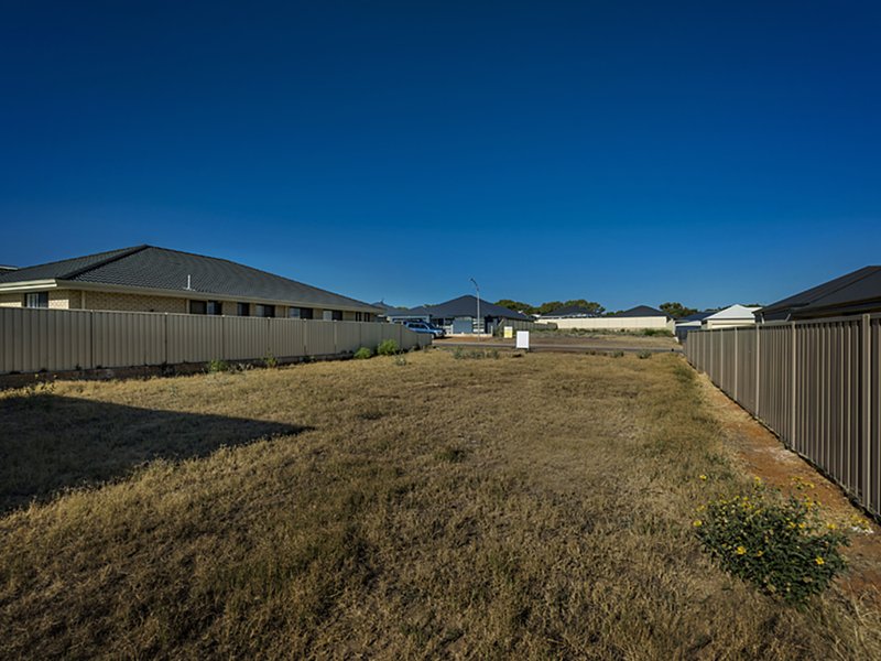 Photo - 32 Windward Way, Drummond Cove WA 6532 - Image 6