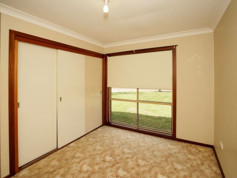 Photo - 32 Wiradjuri Crescent, Wagga Wagga NSW 2650 - Image 6