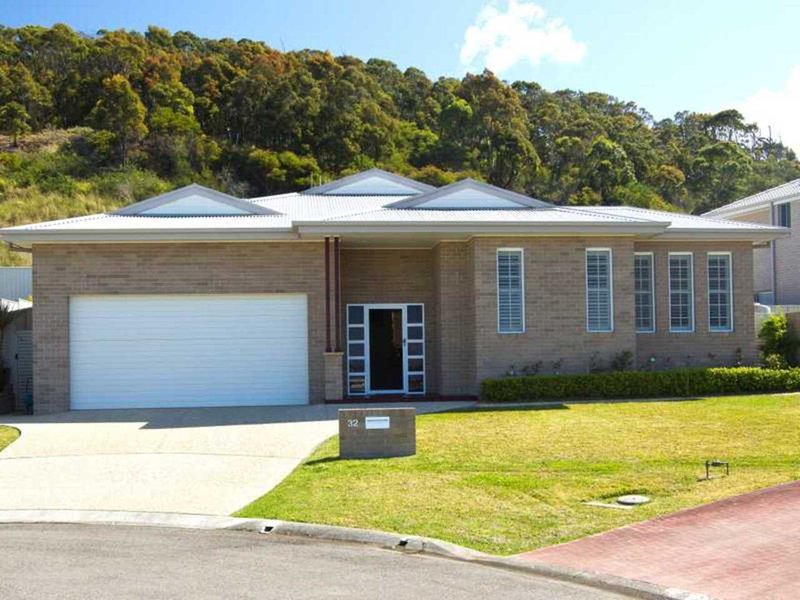 32 Wirrana Circuit, Forster NSW 2428