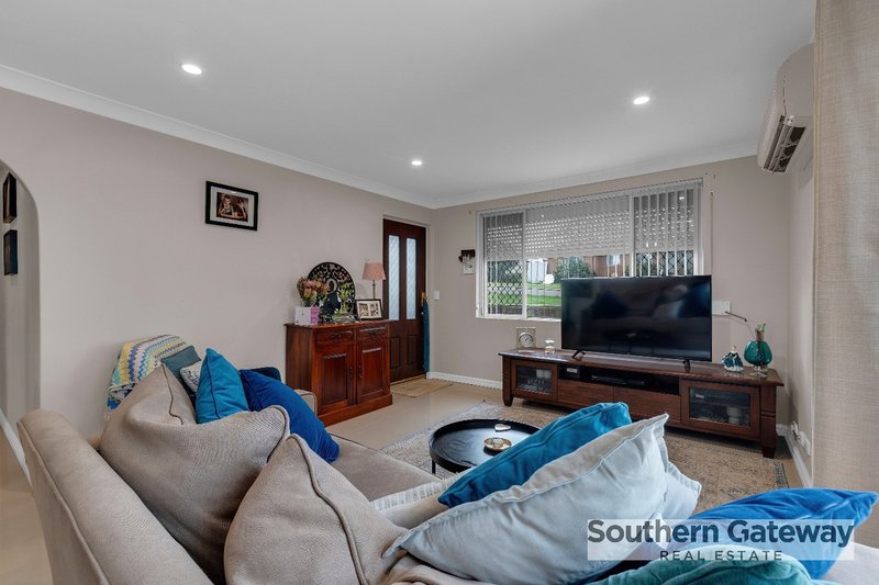 Photo - 32 Woodley Way, Parmelia WA 6167 - Image 7